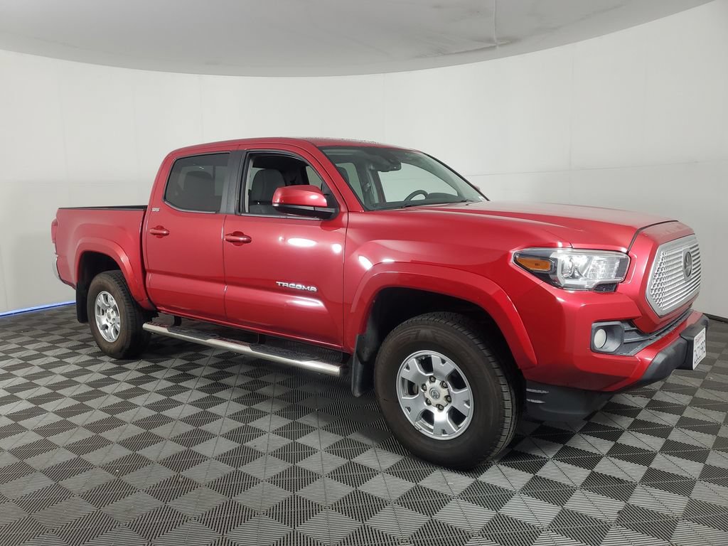 Used 2018 Toyota Tacoma SR5 RWD image 2