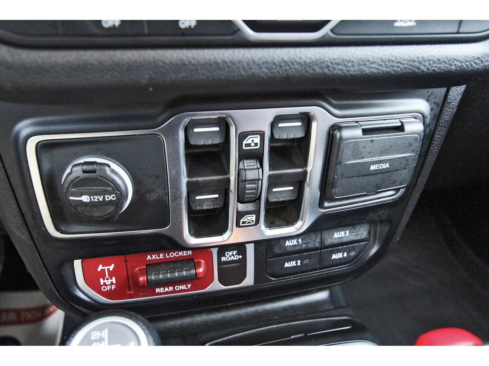 Used 2024 Jeep Wrangler Unlimited Sport AWD/4WD image 27