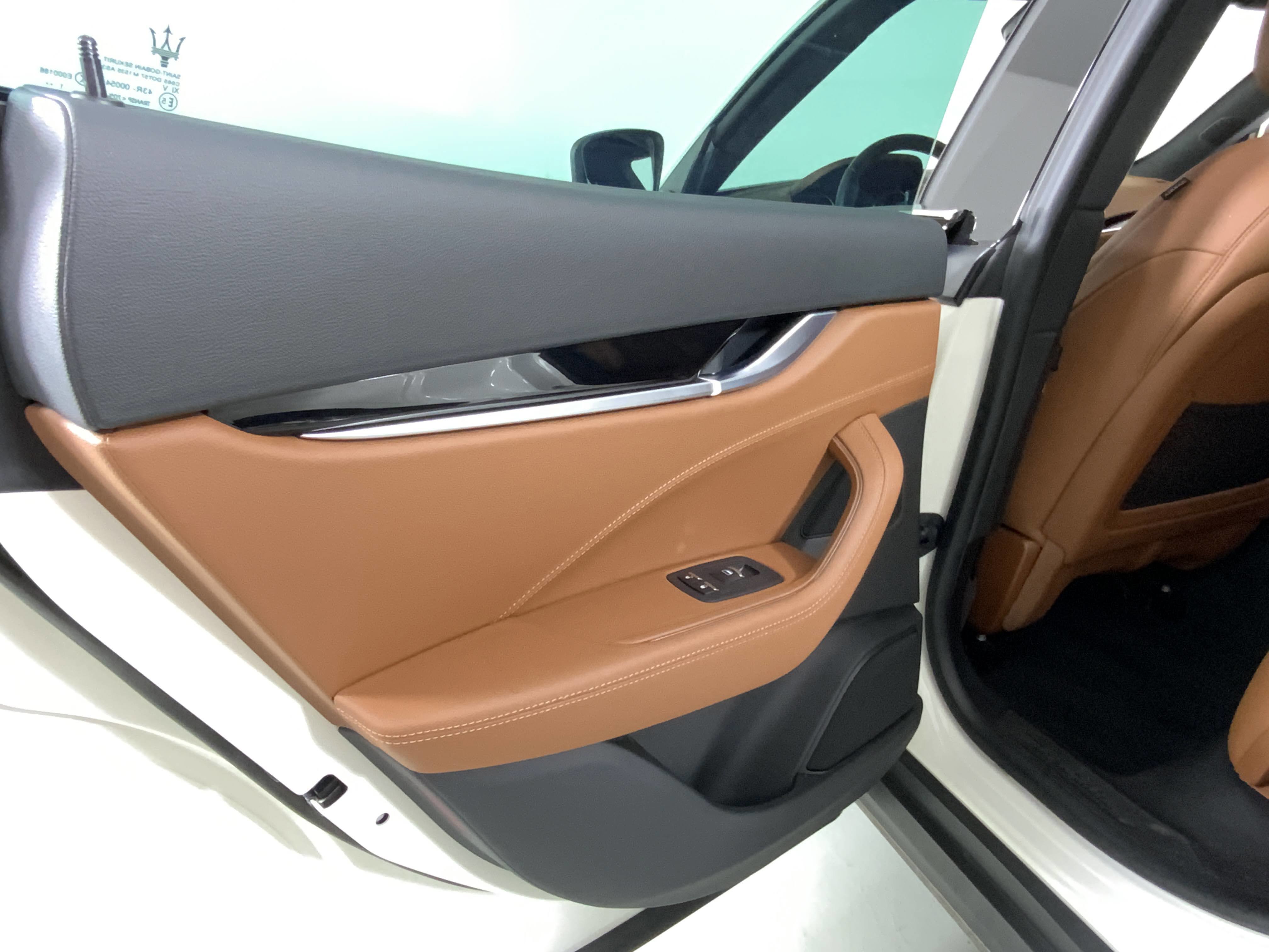 Certified 2022 Maserati Levante GT image 41