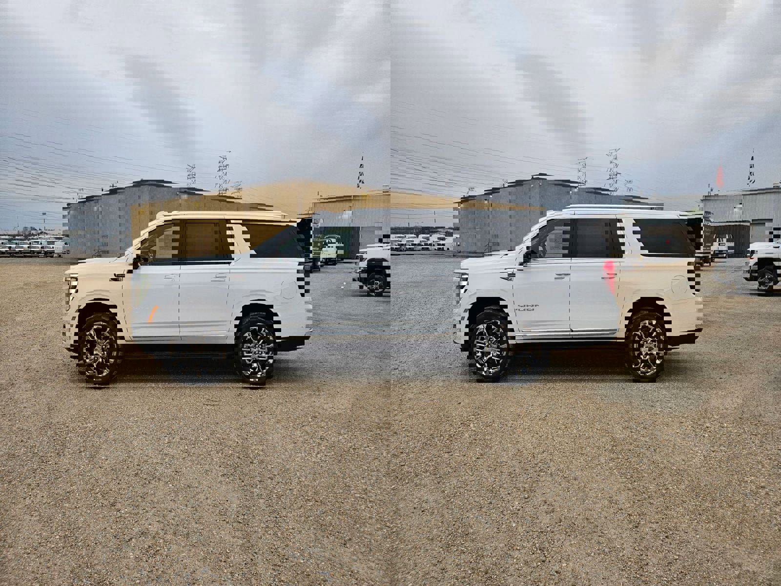 New 2026 GMC Yukon XL Elevation image 2