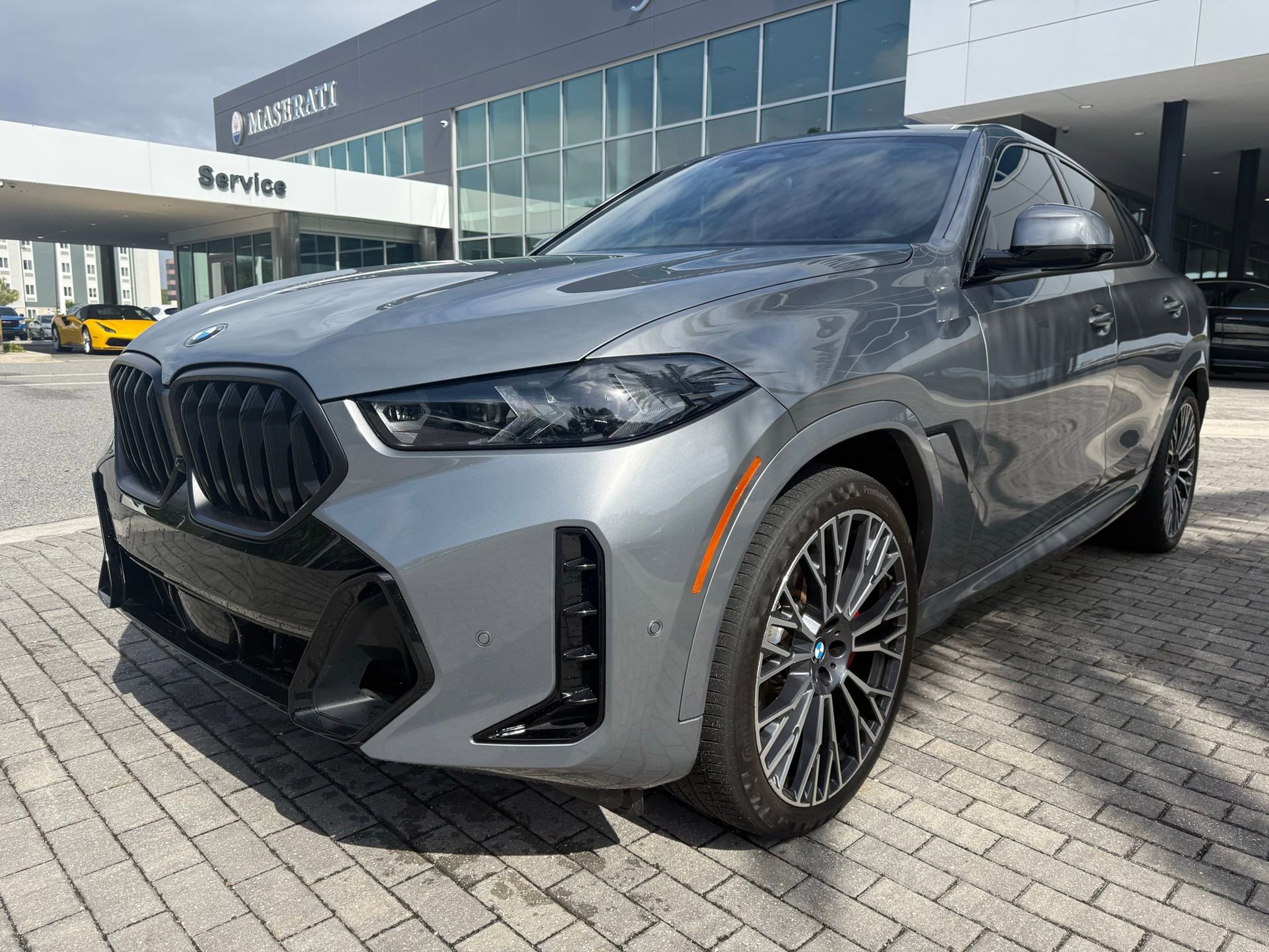 Used 2024 BMW X6 xDrive40i w/ Executive Package image 11