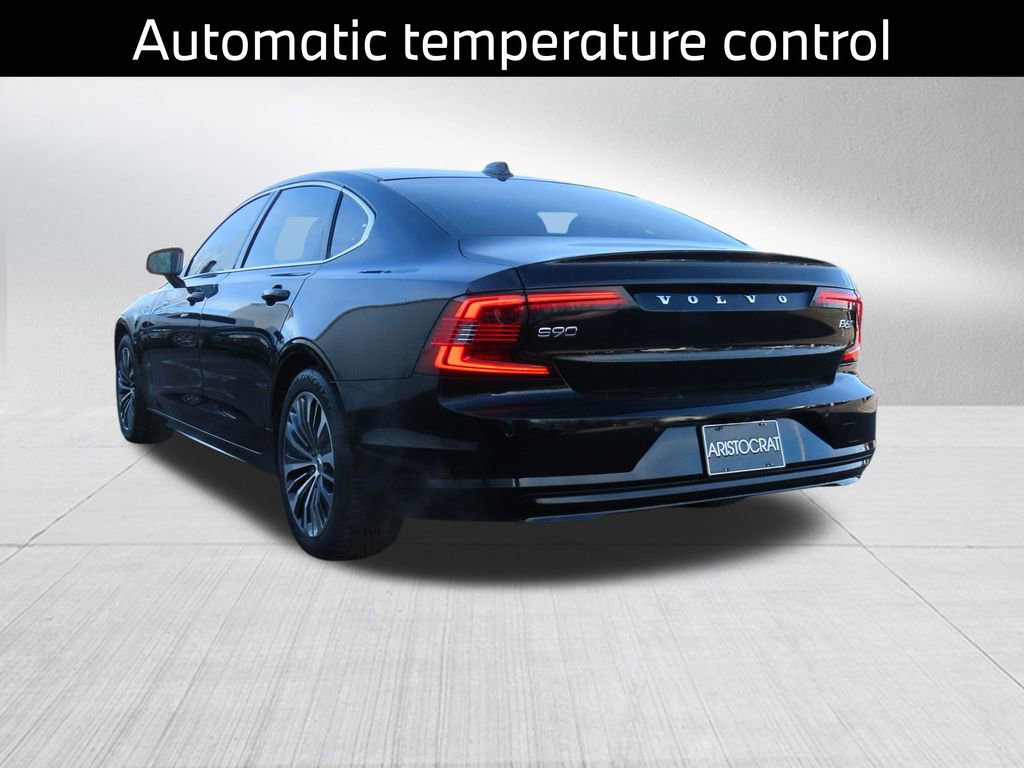 Used 2022 Volvo S90 B6 Momentum image 6