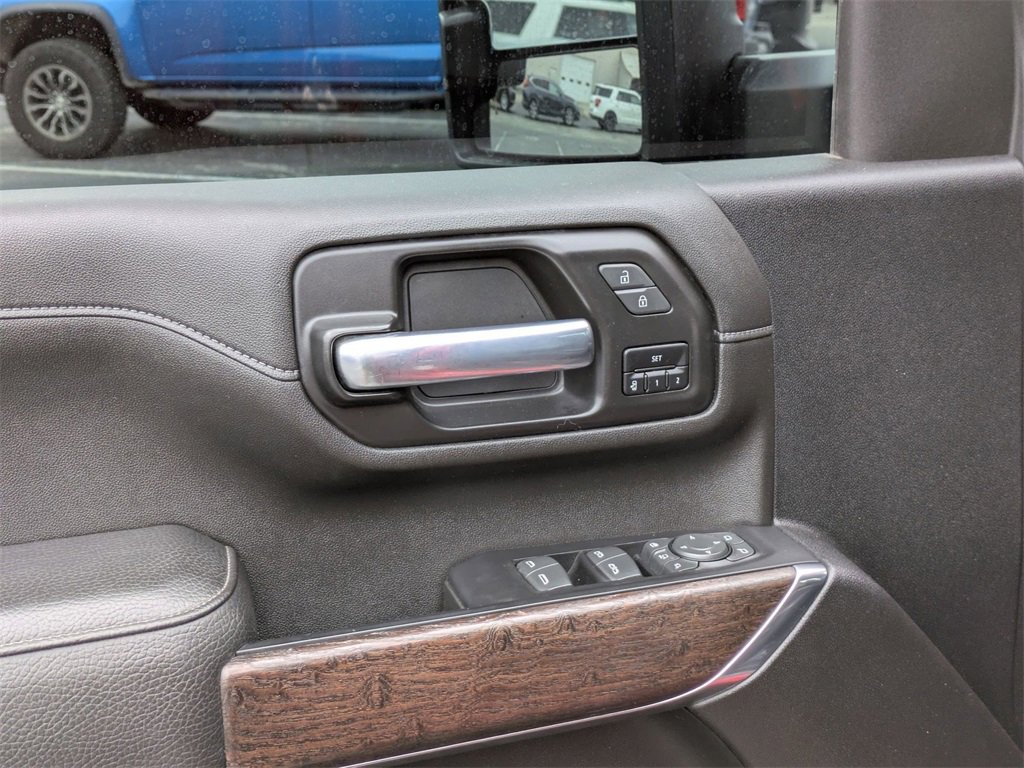Used 2023 GMC Sierra 3500 Denali w/ Denali Ultimate Package image 13