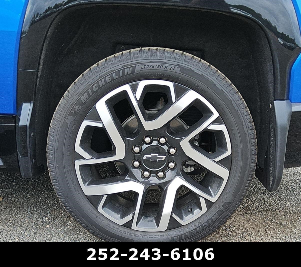 Used 2025 Chevrolet Silverado EV RST AWD/4WD image 11