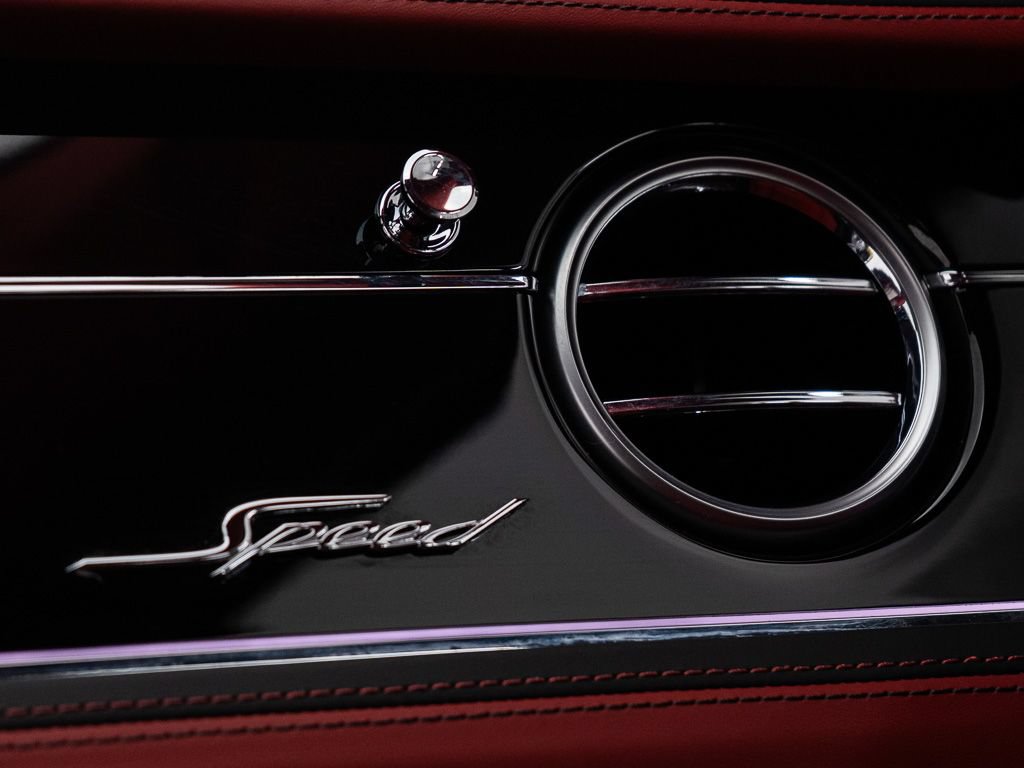 Used 2025 Bentley Flying Spur Plug-In Hybrid AWD/4WD image 42