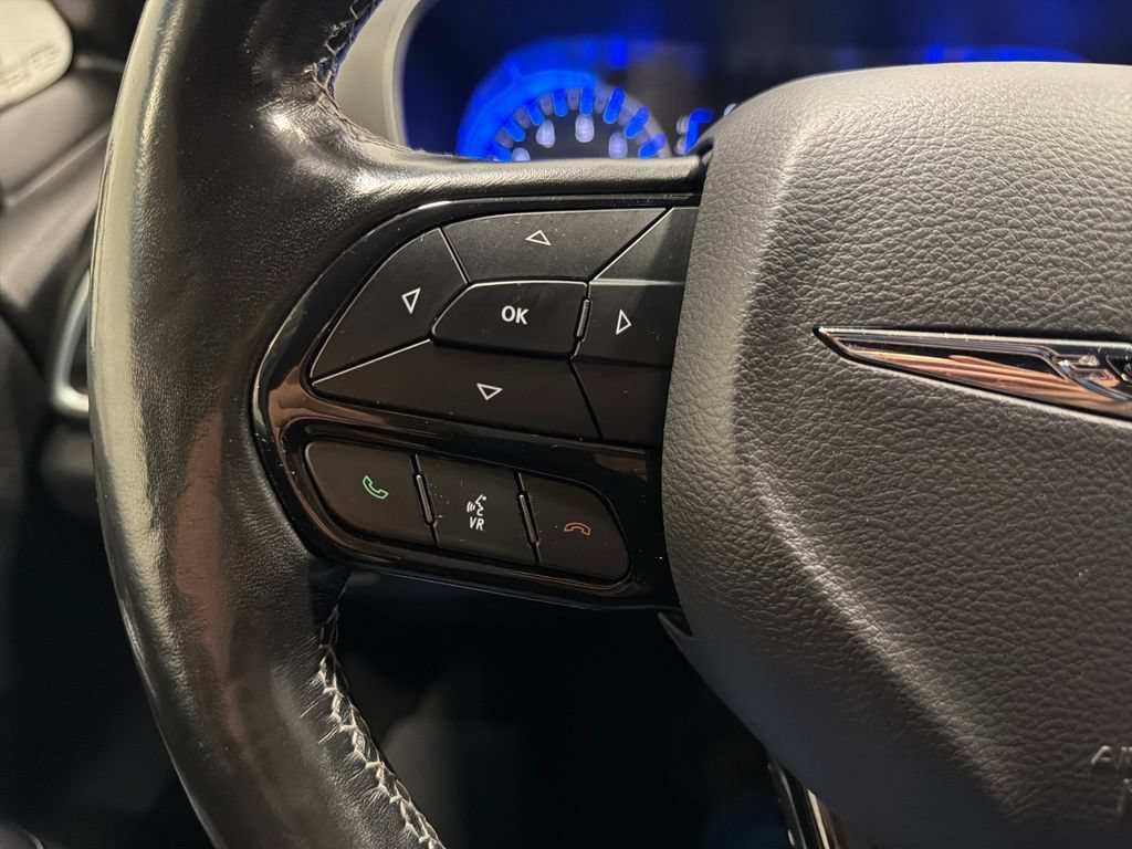 Used 2019 Chrysler Pacifica Touring Plus w/ S Appearance Package FWD image 12