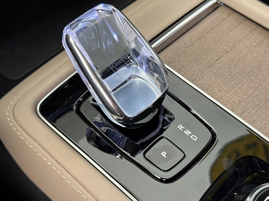 New 2026 Volvo XC90 B6 Plus w/ Protection Package Premier image 20