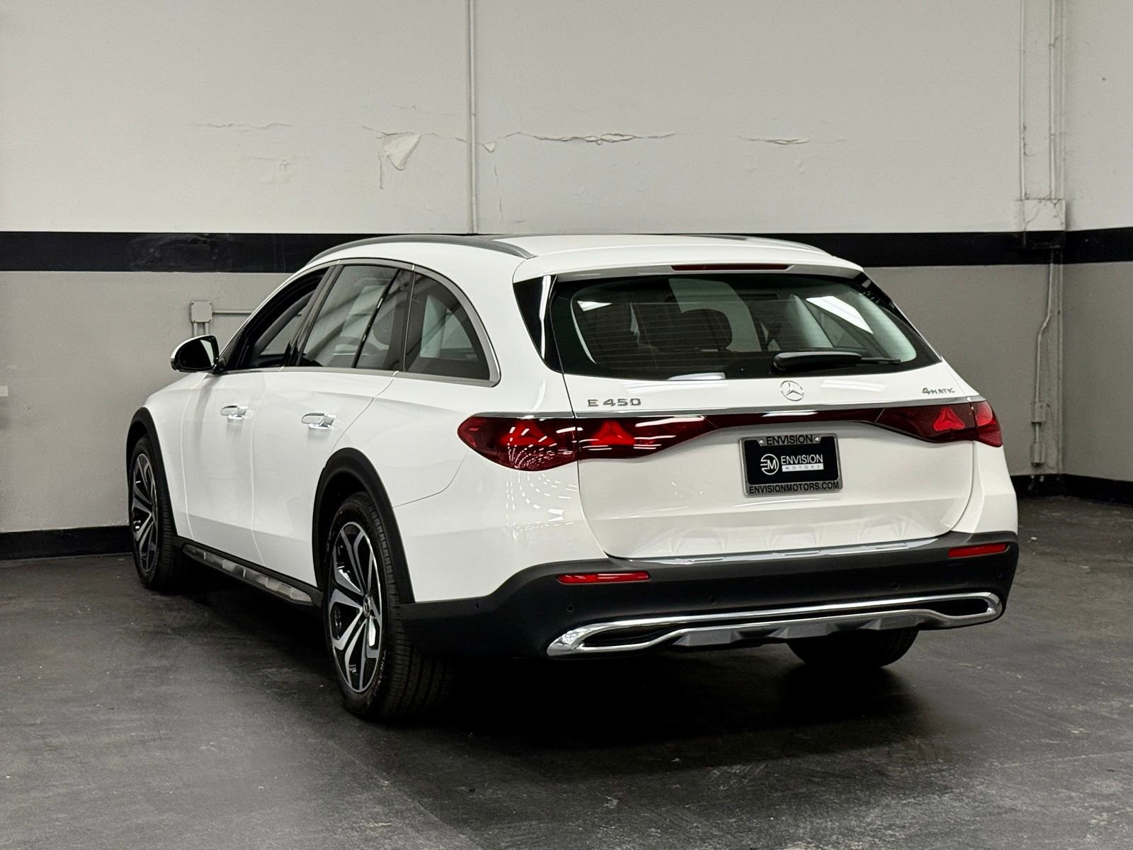 Used 2025 Mercedes-Benz E 450 4MATIC All-Terrain Wagon image 10