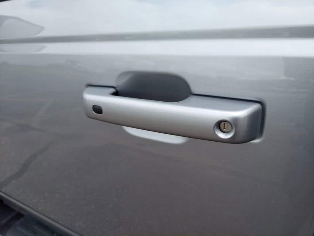 Used 2023 Ford Bronco Outer Banks image 6