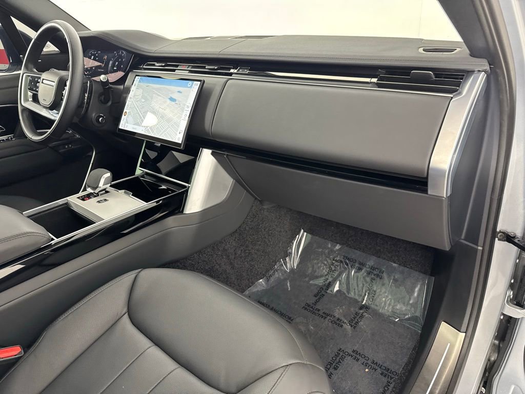 Used 2025 Land Rover Range Rover SE AWD/4WD image 32