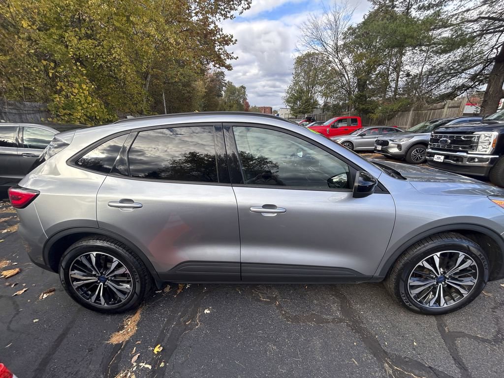 Used 2022 Ford Escape SEL w/ SEL Stealth AWD Package image 10