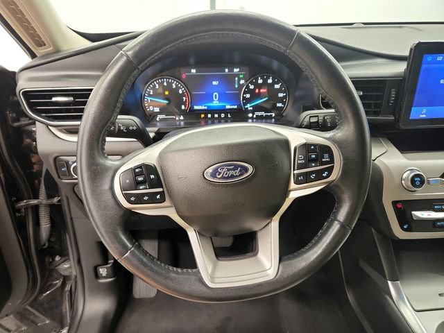 Used 2023 Ford Explorer XLT w/ Equipment Group 202A AWD/4WD image 35