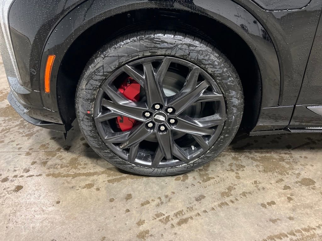 New 2026 Cadillac Optiq V image 9