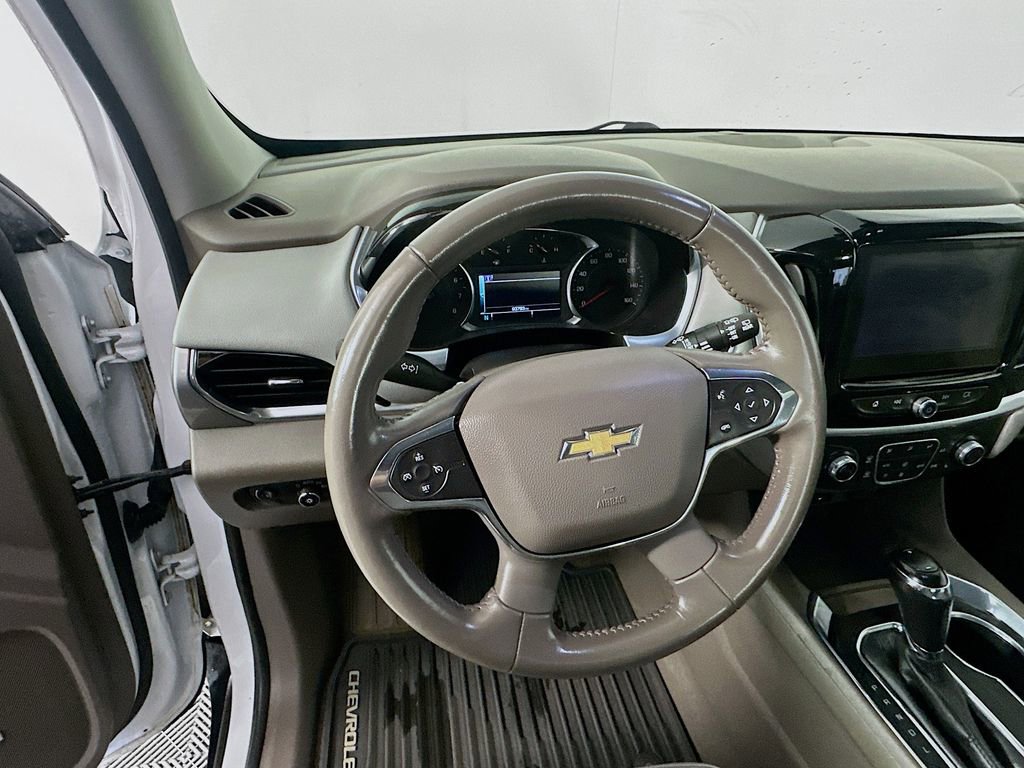 Used 2019 Chevrolet Traverse LT w/ LT Premium Package image 11