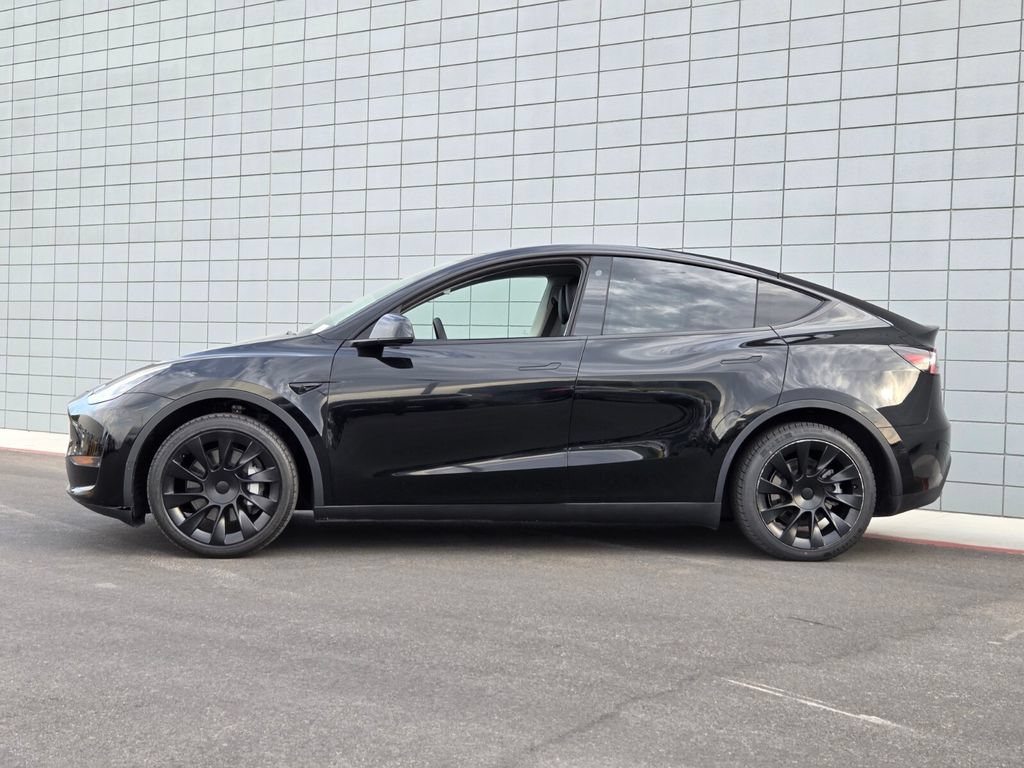 Used 2023 Tesla Model Y Long Range AWD/4WD image 2