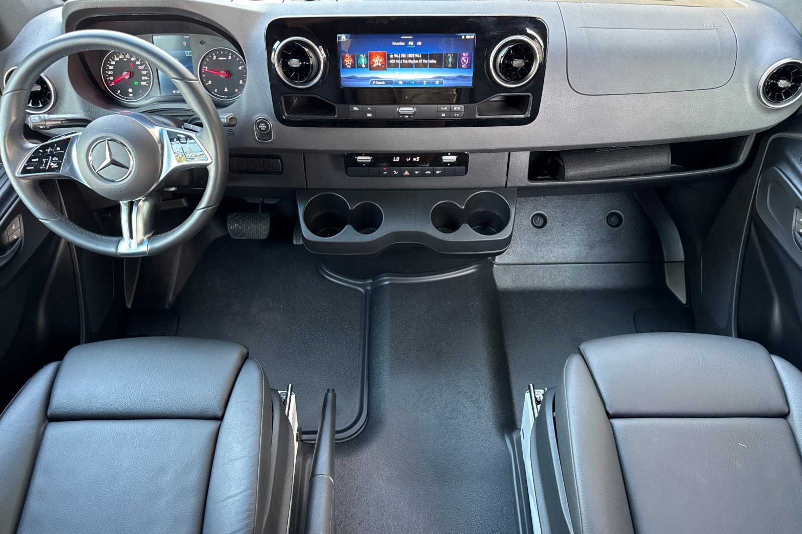 Used 2025 Mercedes-Benz Sprinter 2500 image 14