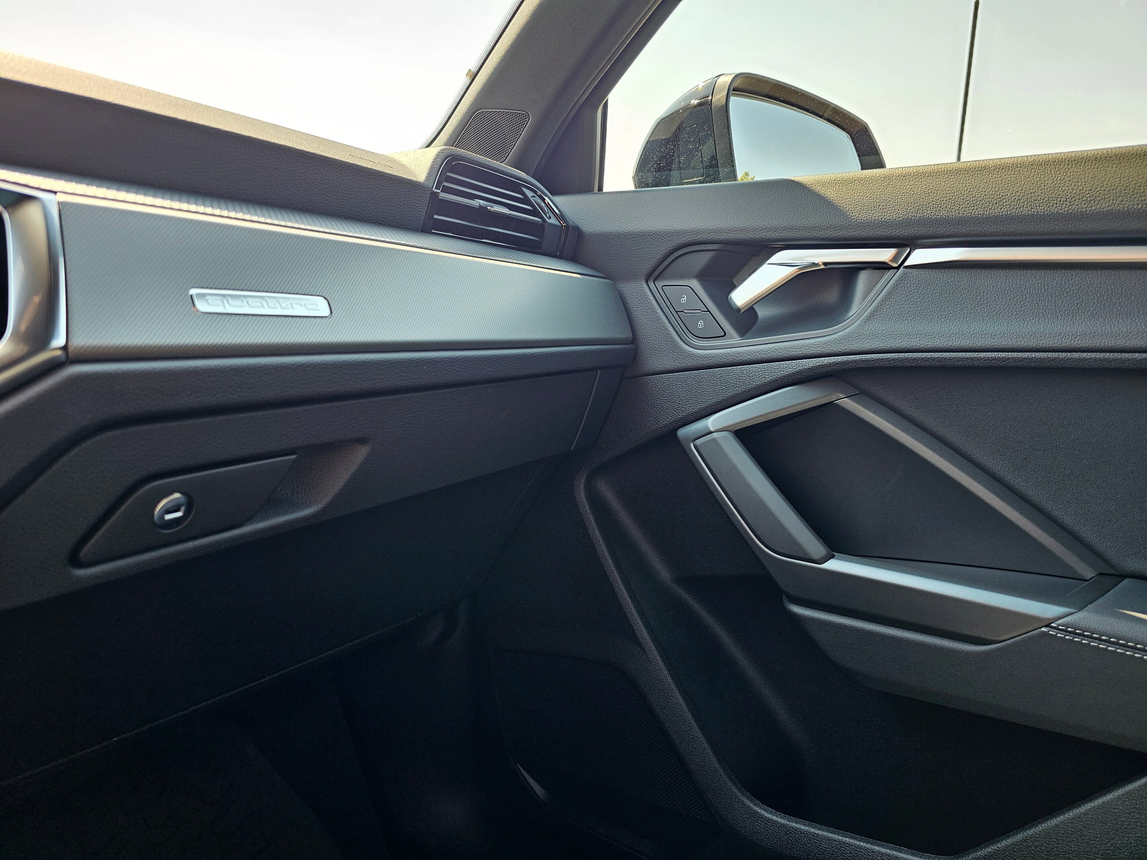 New 2025 Audi Q3 2.0T Premium image 24