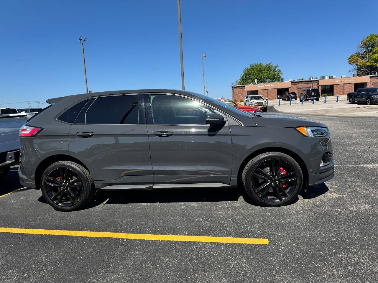 Used 2021 Ford Edge ST w/ Equipment Group 401A AWD/4WD image 3