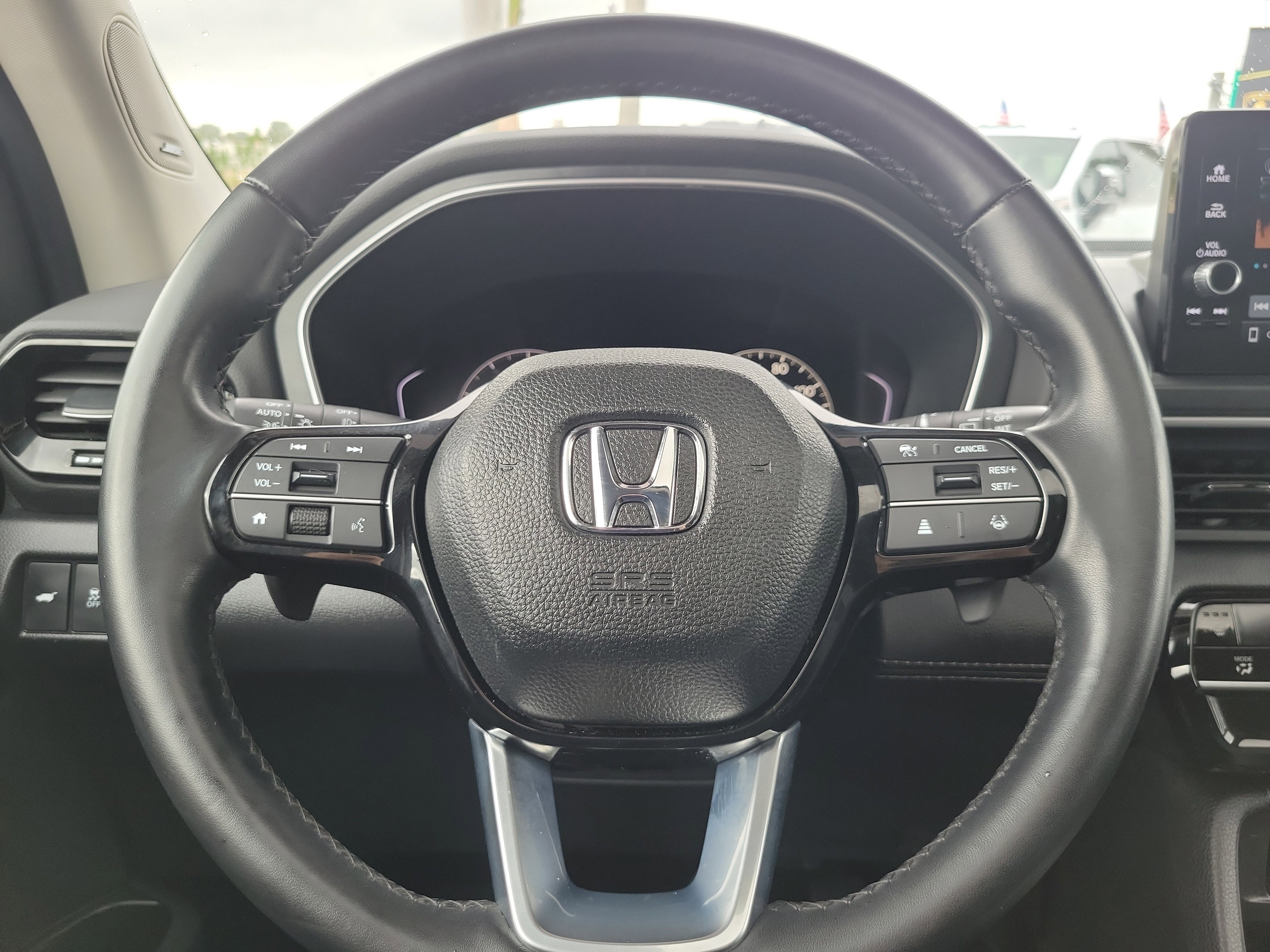 Used 2024 Honda Pilot Touring image 18