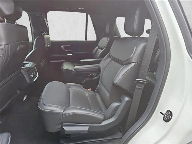 New 2026 Ford Expedition Platinum w/ Stealth Appearance Package image 9