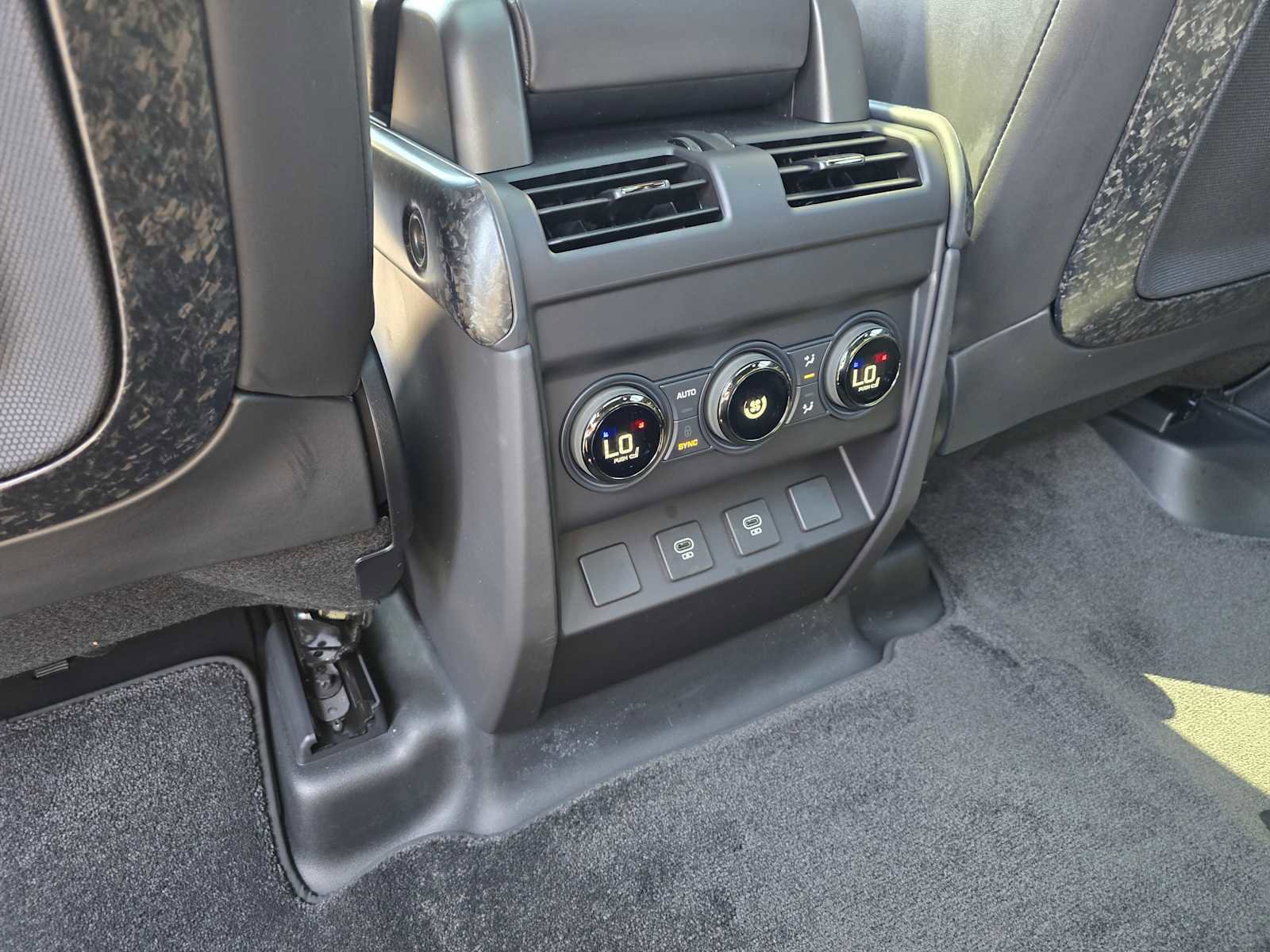 New 2025 Land Rover Defender 110 image 21