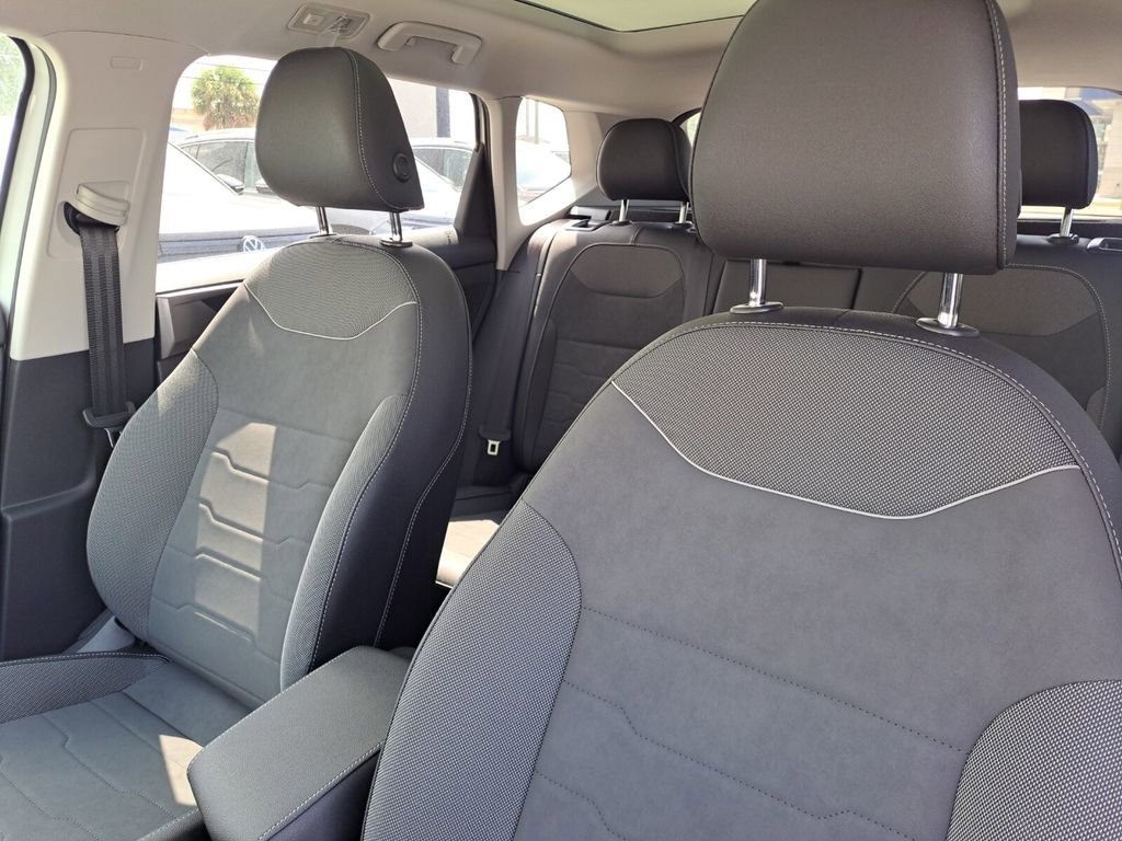 New 2025 Volkswagen Taos SE image 19