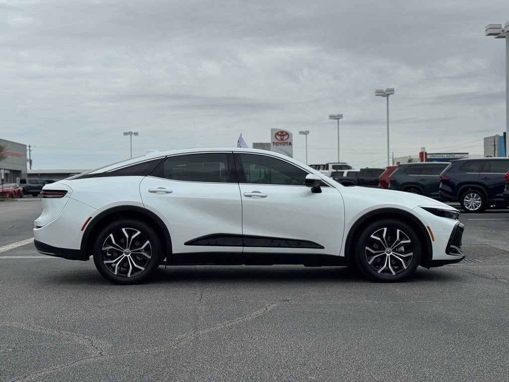 Used 2023 Toyota Crown Limited image 7