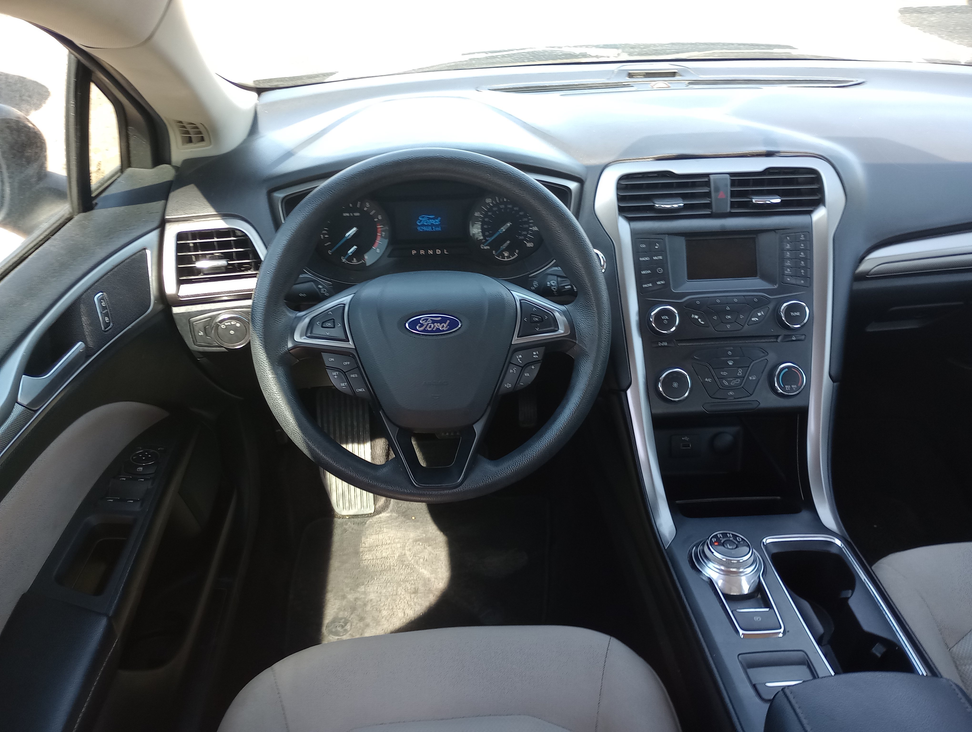 Used 2017 Ford Fusion S FWD image 9