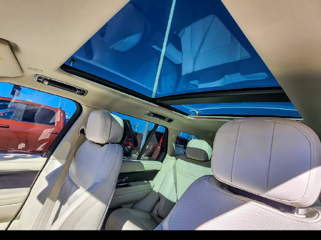 Used 2023 Land Rover Range Rover SE AWD/4WD image 9