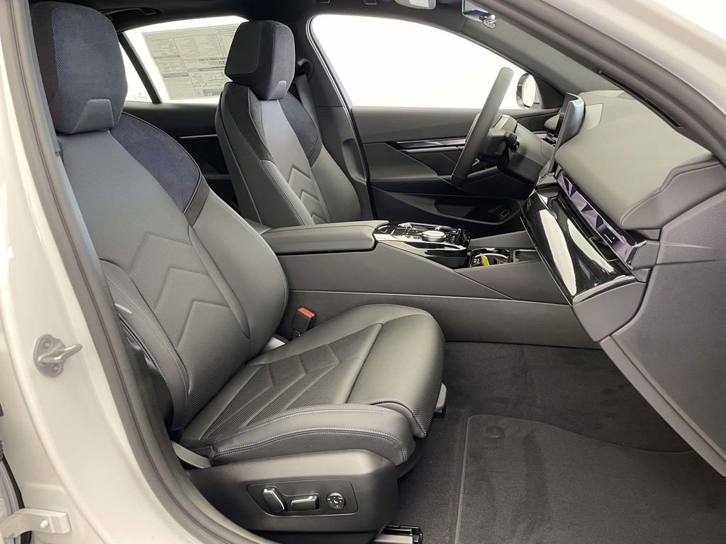 New 2026 BMW i5 eDrive40 w/ M Sport Package AWD/4WD image 20