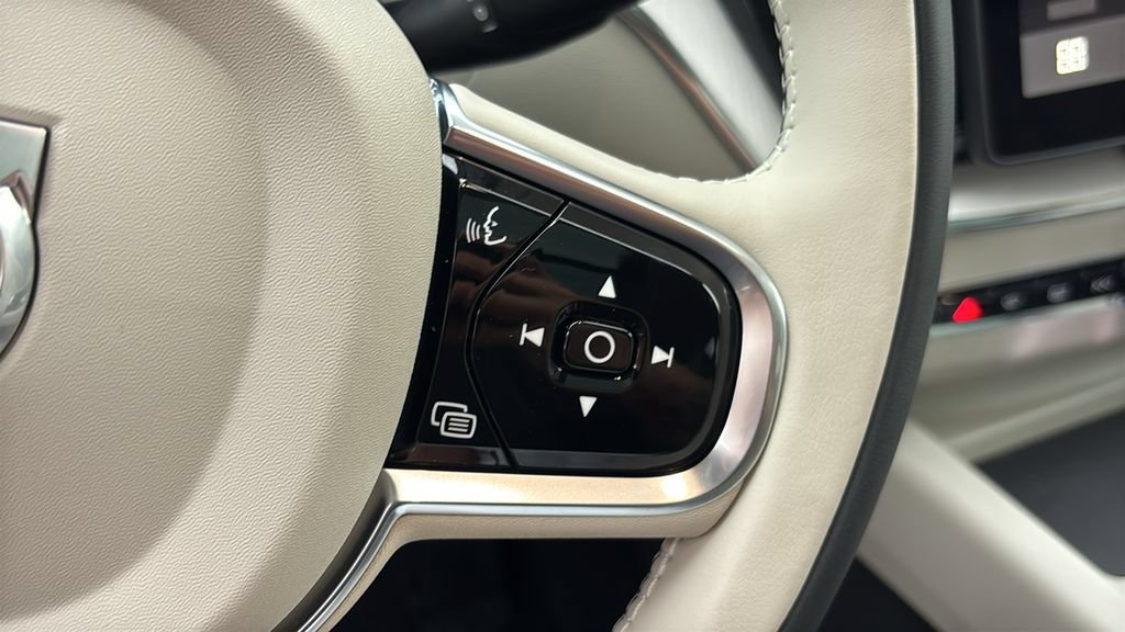 New 2026 Volvo XC60 T8 Ultra w/ Protection Package Premier AWD/4WD image 18
