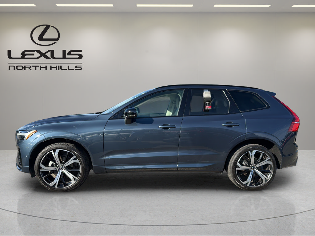Used 2025 Volvo XC60 B5 Ultra w/ Protection Package Premier AWD/4WD image 9