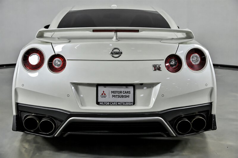 Used 2019 Nissan GT-R Premium AWD/4WD image 10