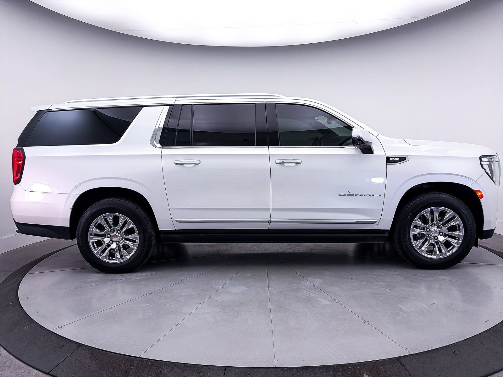 Used 2021 GMC Yukon XL Denali w/ Denali Ultimate Package RWD image 42