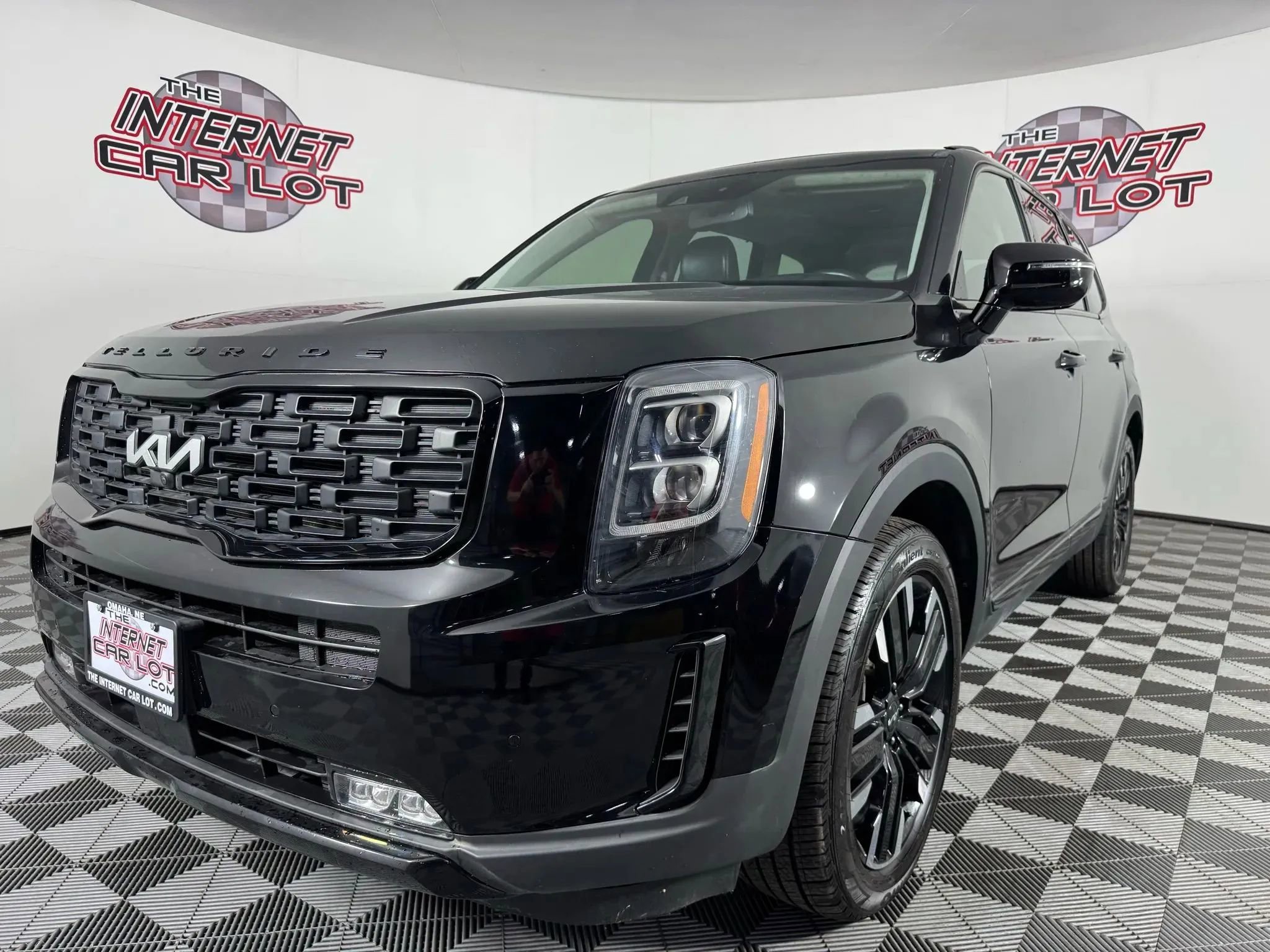 Used 2022 Kia Telluride SX w/ SX Prestige Package AWD/4WD image 3