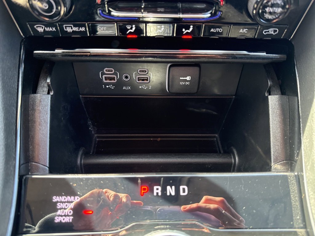 Used 2023 Jeep Grand Cherokee L Limited w/ Black Appearance Package image 35