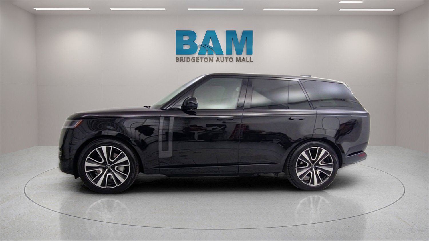 Used 2025 Land Rover Range Rover SE image 6