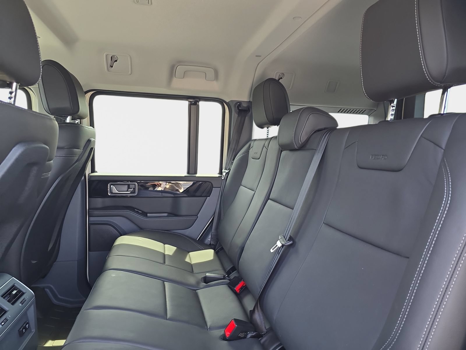 Used 2025 INEOS Grenadier Station Wagon AWD/4WD image 17