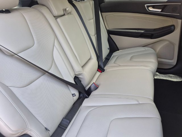 Used 2022 Ford Edge Titanium w/ Equipment Group 301A AWD/4WD image 27