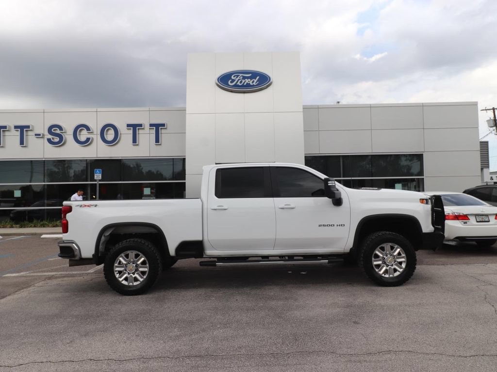 Used 2024 Chevrolet Silverado 2500 LT AWD/4WD image 15