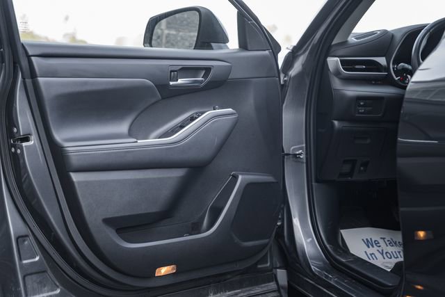 Used 2022 Toyota Highlander XLE image 43