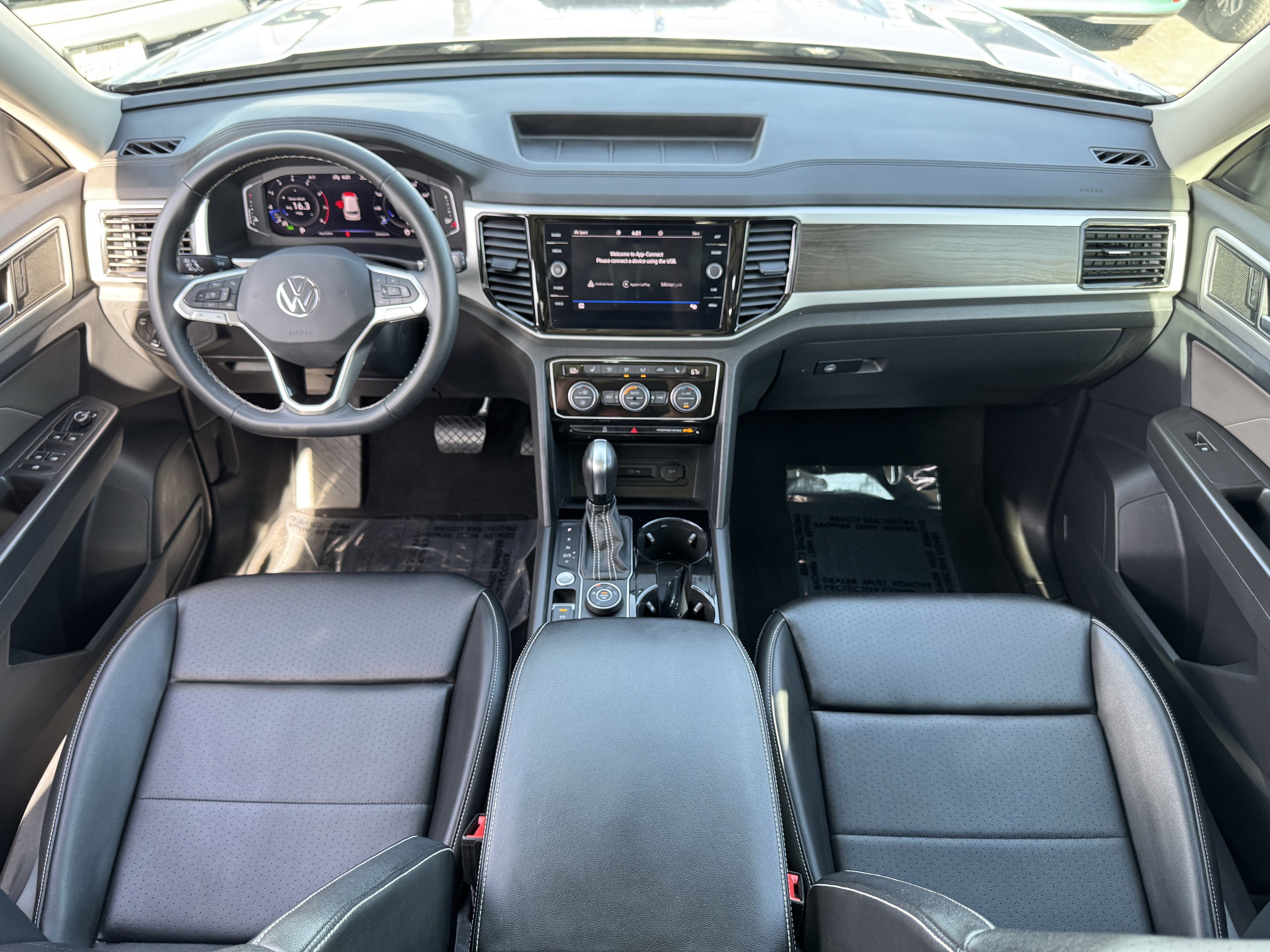 Certified 2022 Volkswagen Atlas SE w/ Panoramic Sunroof Package AWD/4WD image 32