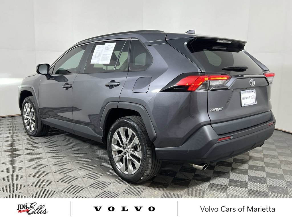 Used 2021 Toyota RAV4 XLE Premium image 7