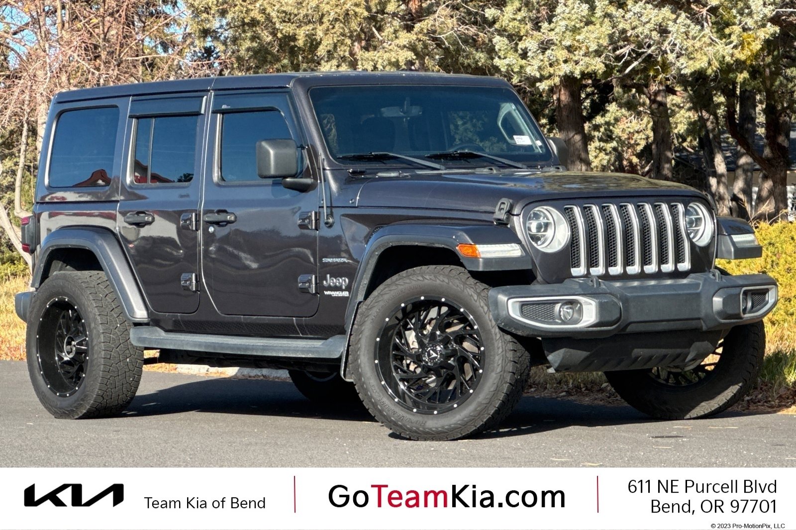 Used 2020 Jeep Wrangler Unlimited Sahara w/ Uconnect 4C Nav & Sound Group