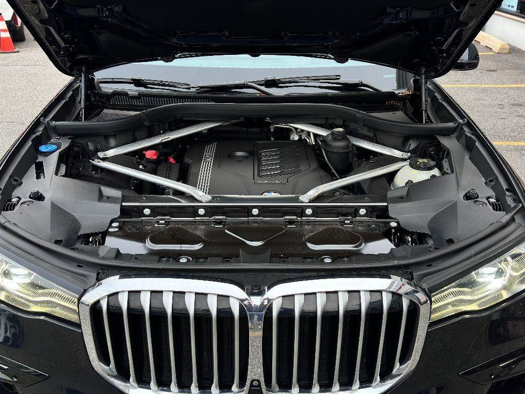 Used 2020 BMW X7 xDrive40i w/ M Sport Package image 37