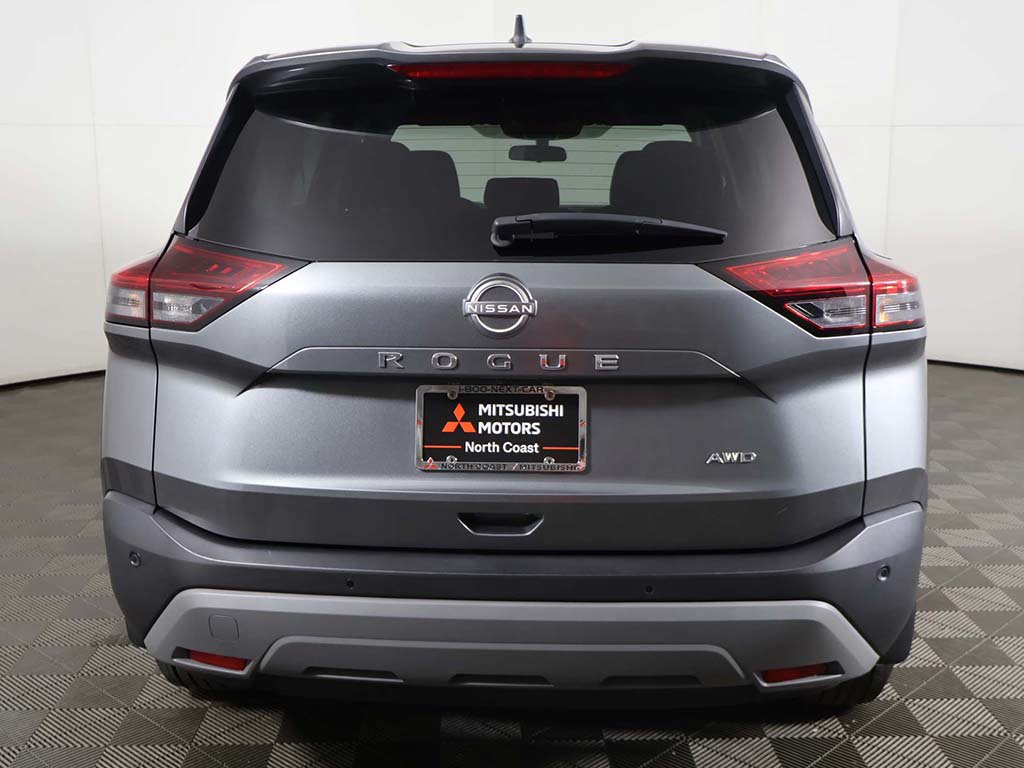 Used 2023 Nissan Rogue S AWD/4WD image 9