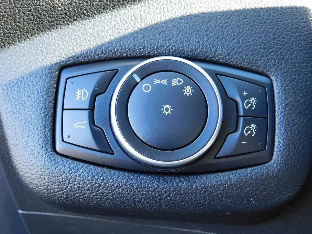 Used 2018 Ford Escape SEL image 25