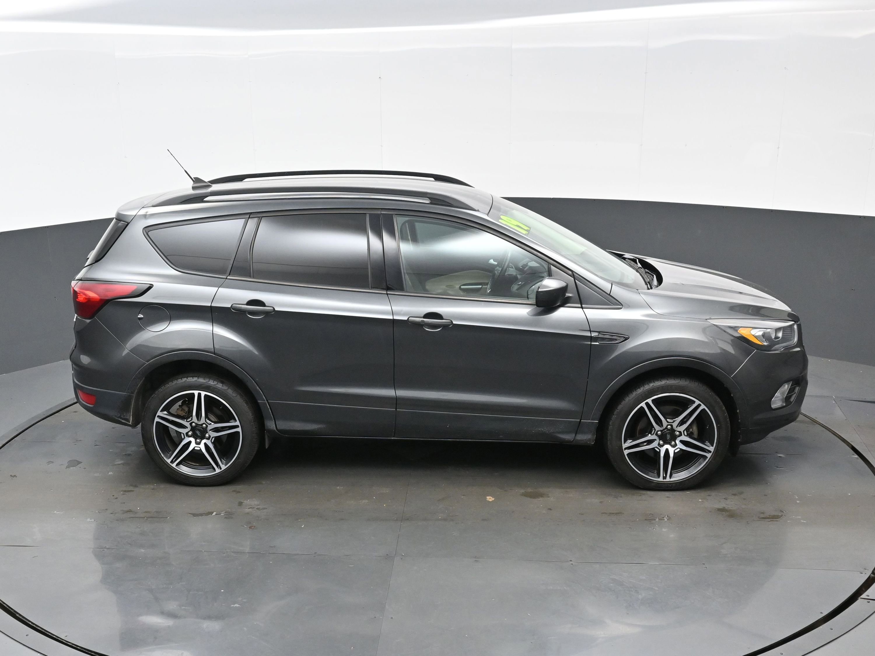 Used 2019 Ford Escape SEL image 38