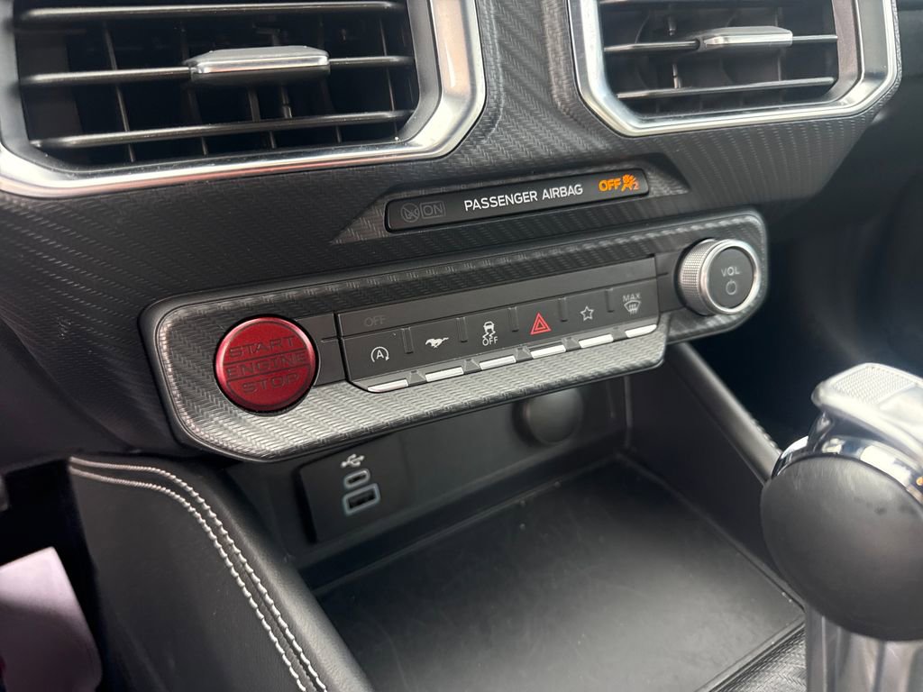 Used 2025 Ford Mustang Premium image 34
