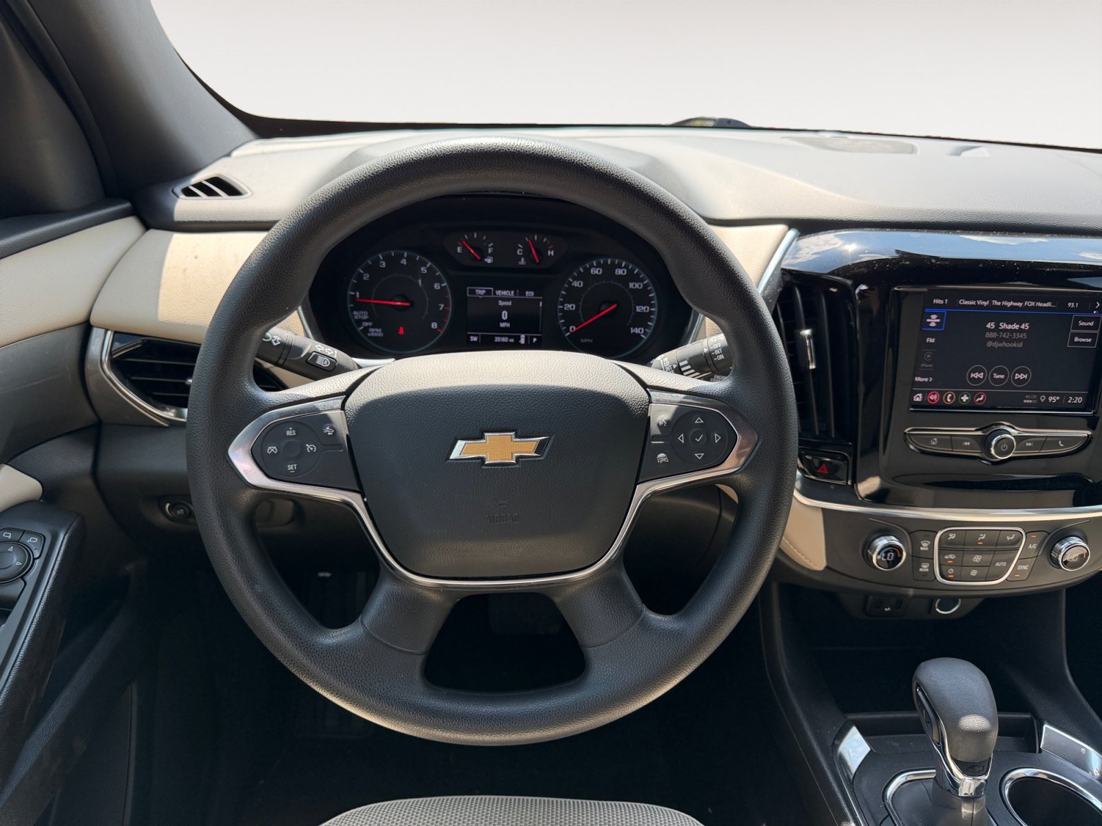 Used 2023 Chevrolet Traverse LS FWD image 12